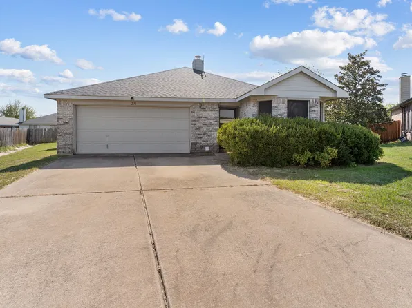 236 Kings Way Ct, Rhome, TX 76078
