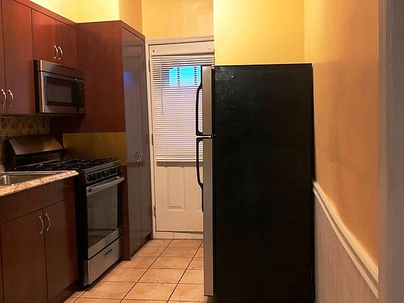 5th image of 6213 Eliot Ave Floor 1