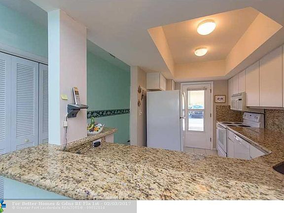 4th image of 900 SW 12th St APT 107