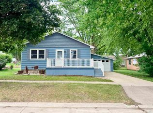 213 S Earl St, Schaller, IA 51053