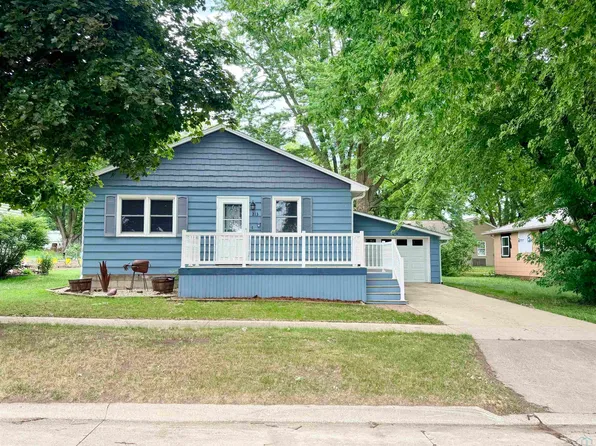 213 S Earl St, Schaller, IA 51053