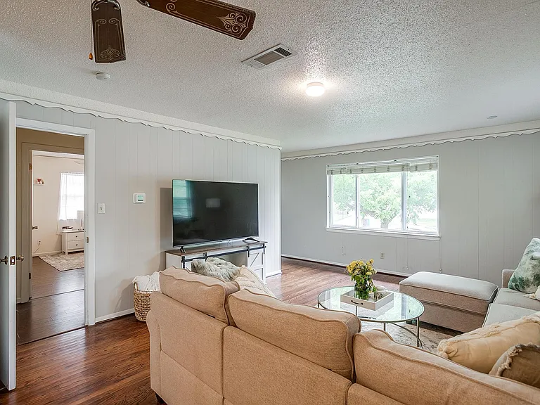 3217 Lubbock Ave #B — Photo 22