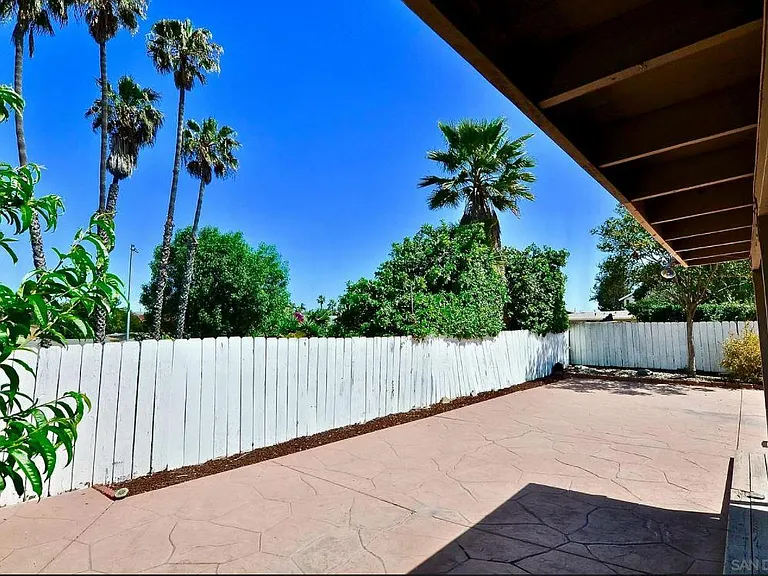 5574 Camber Dr — Photo 20