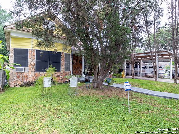 3rd image of 411 S San Eduardo Ave