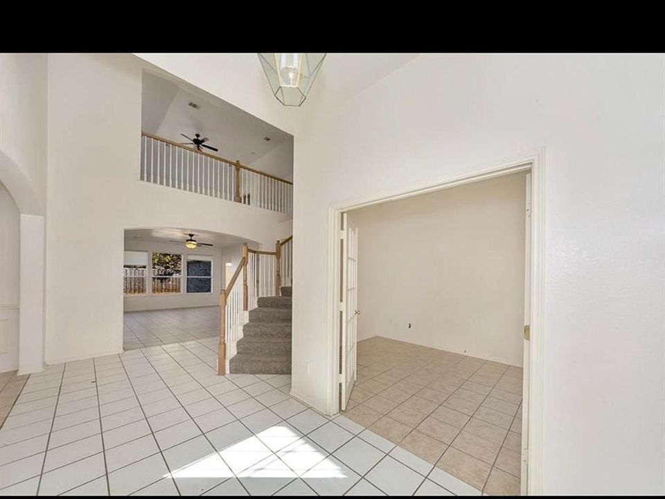 1st image of 2608 Timberline Dr