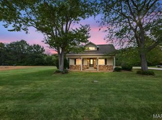 278 Canadian Dr, Staunton, IL 62088