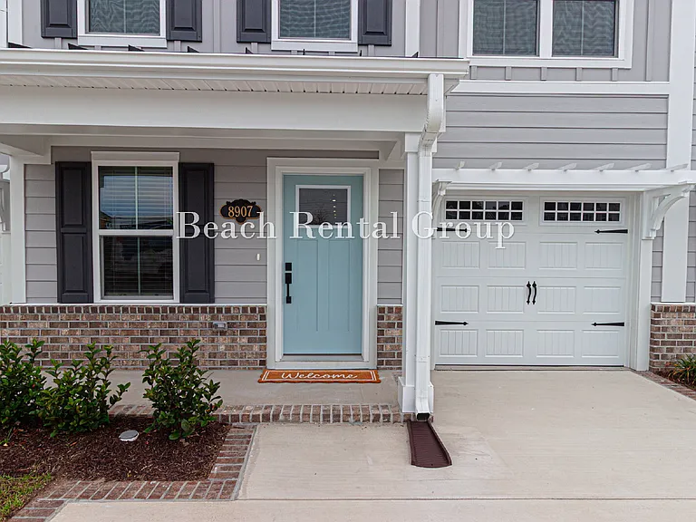 8907 Hudson Ln — Photo 3