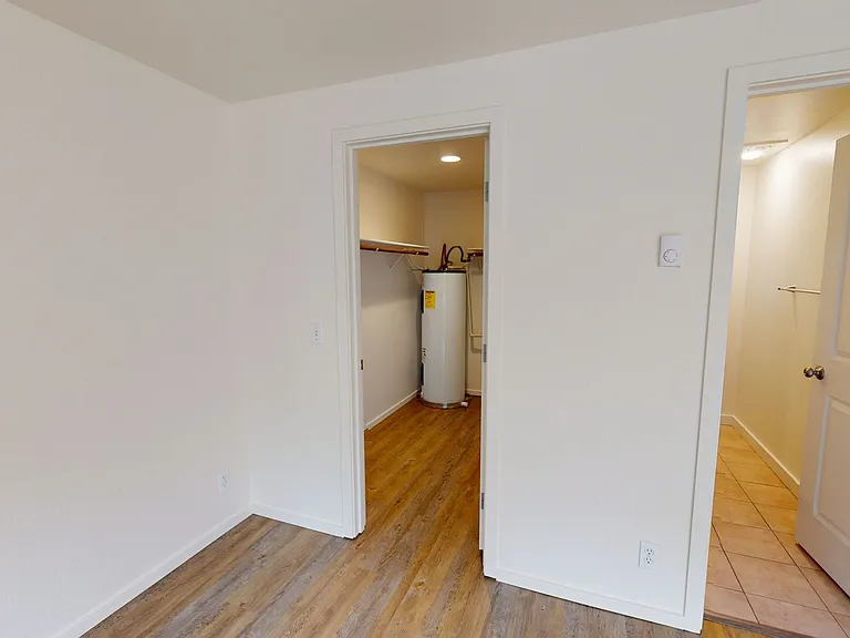Parkridge Apartments — Photo 7
