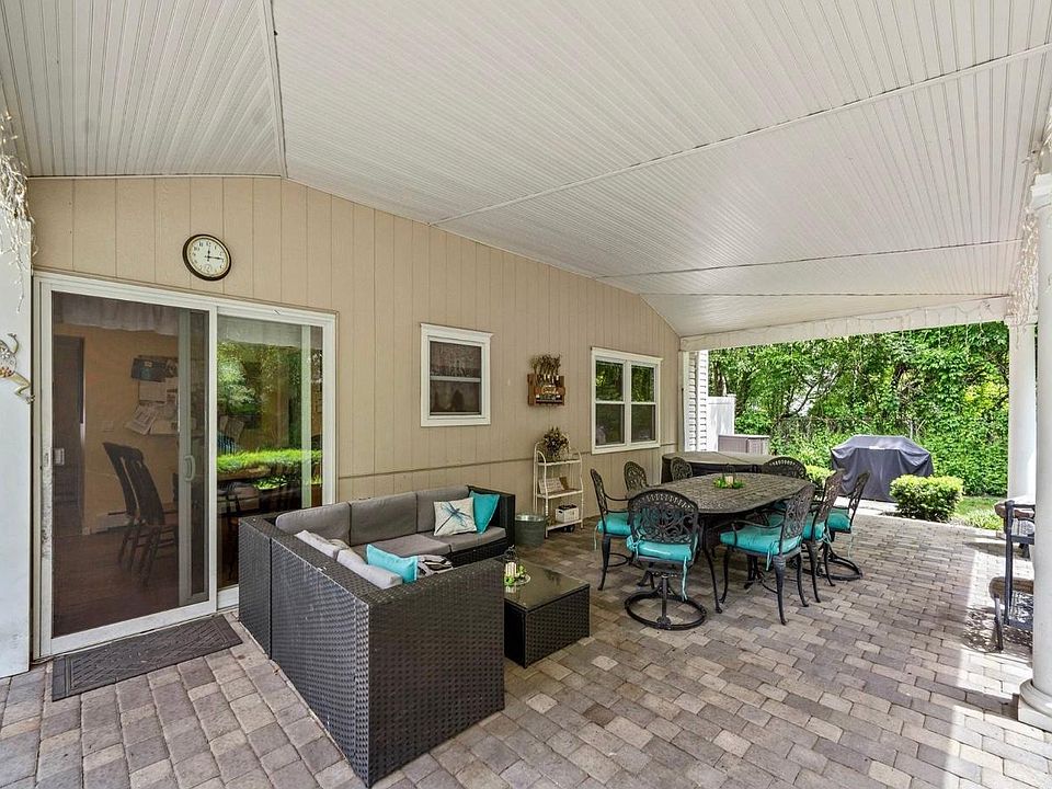 1st image of 6 Millbury Ln