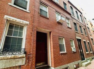 27 Cleveland Pl, Boston, MA 02113