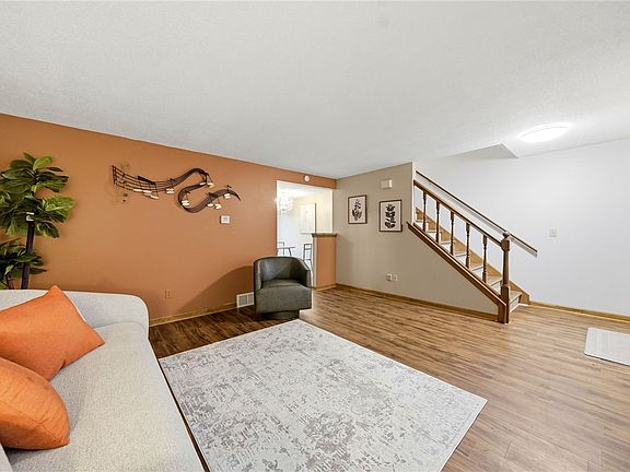 4th image of 28 Wimbledon Ln