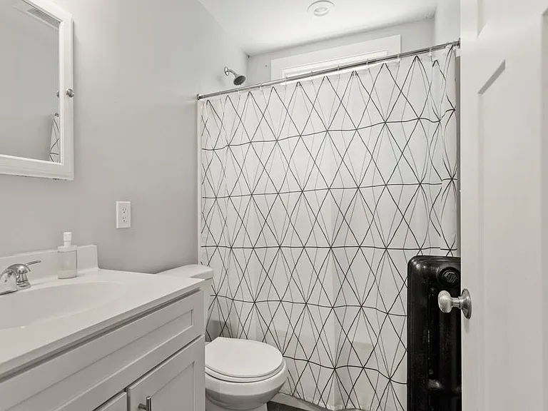 9 Bailey St #2 — Photo 6