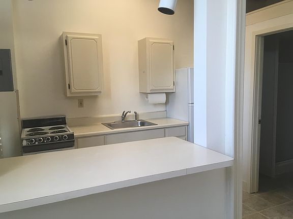 4th image of 200 N Holden St APT 2B