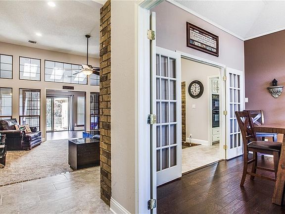 4th image of 700 Saddlebrook Dr