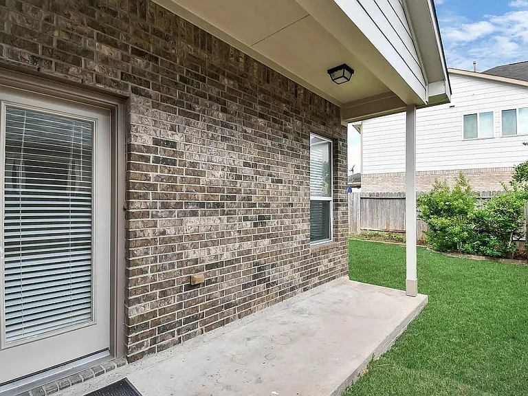 6315 Bain Dr — Photo 42