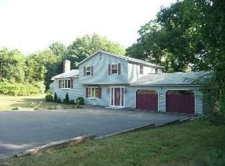 660 Bay Rd, Belchertown, MA 01007