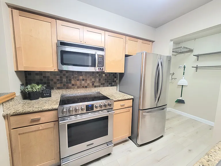 12303 Harbour Pointe Blvd — Photo 5