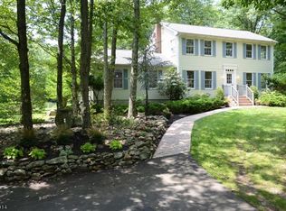31 Fairmount Rd W, Tewksbury Township, NJ 07830