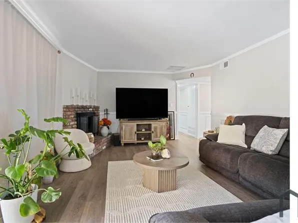 1112 E Avenue J4, Lancaster, CA 93535