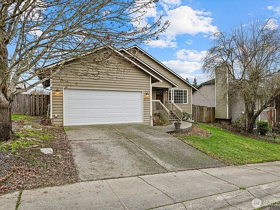 3rd image of 27319 Village Place NW