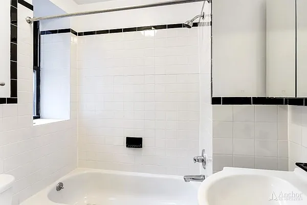 Rented by Anchor Associates | media 28