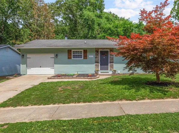 4423 Delta Queen Ln, Godfrey, IL 62035