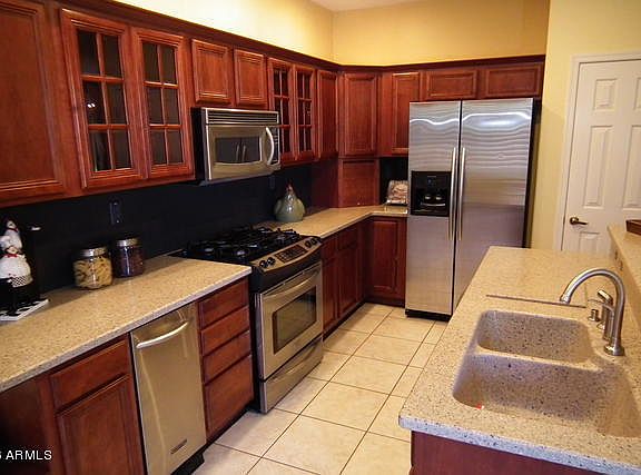 3rd image of 3037 W Plum Hollow Dr