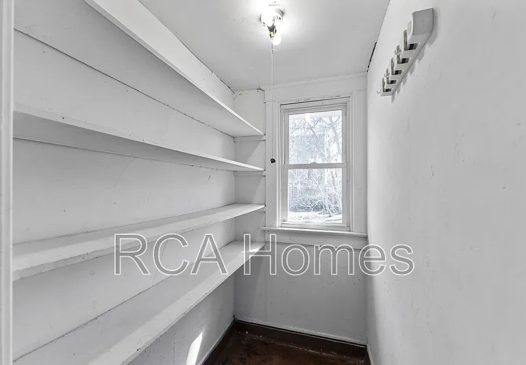 1307 Wright St — Photo 5