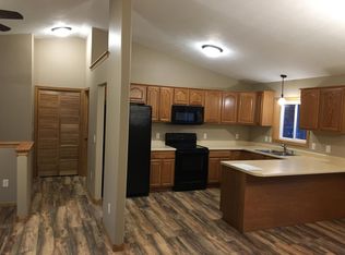 824 N Harrington Ave, Sioux Falls, SD 57103