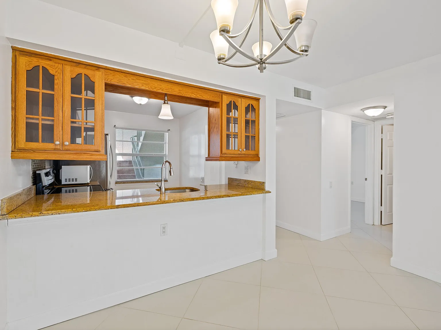 2 bed, 2.0 bath, 962 sqft, $1,800 — Photo 4