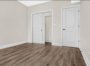 936 W Cornelia Ave #1, Chicago, IL 60657