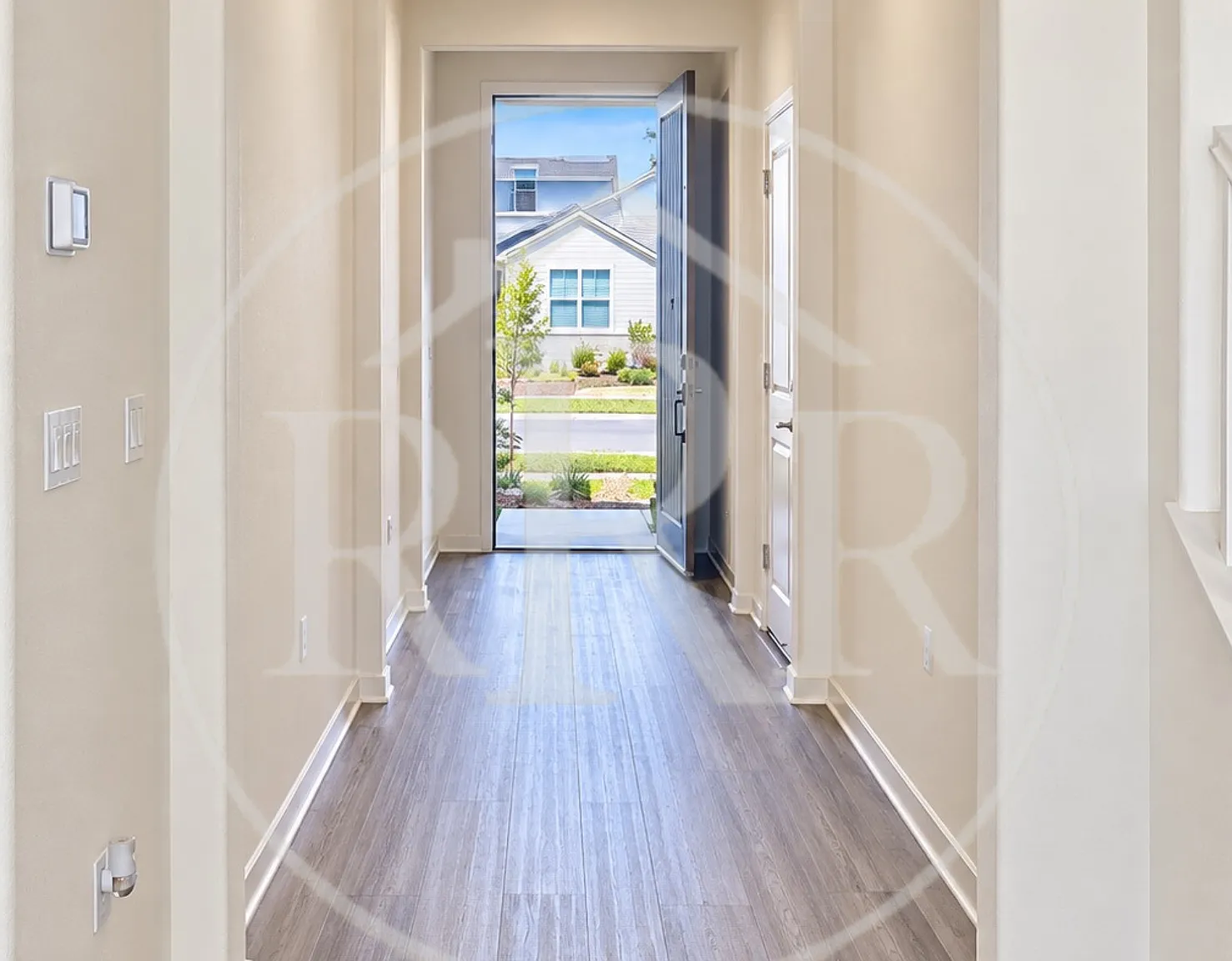 4 bed, 3.5 bath, 3033 sqft, $3,600 — Photo 3