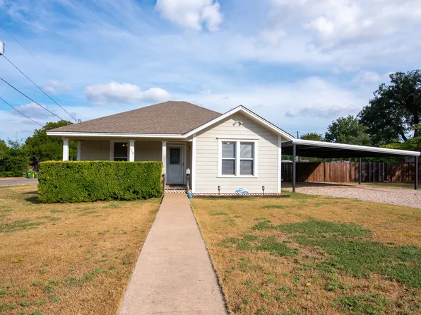512 N Roberts St, West, TX 76691