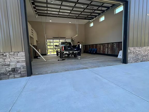 3rd image of 950 Island Shoals Rd