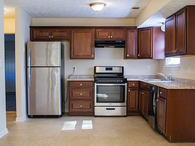608 Wood Knoll Ct — Photo 9