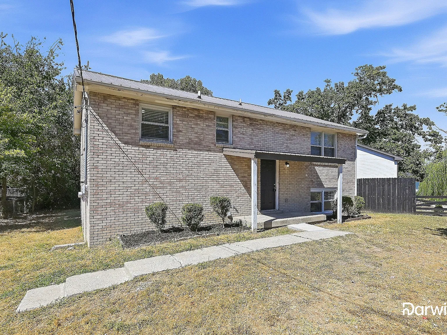 3 bed, 2.0 bath, 1650 sqft, $1,820 — Photo 2