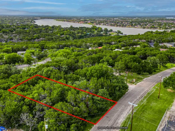 926 Scenic Dr, Granbury, TX 76048
