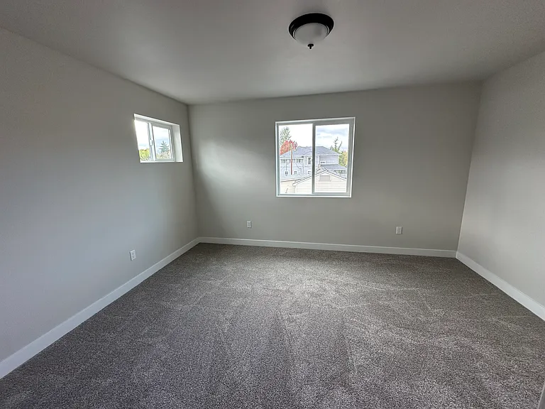 450 SE Lilly Ave #1 — Photo 6