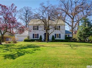 70 Arleigh Rd, Great Neck, NY 11021