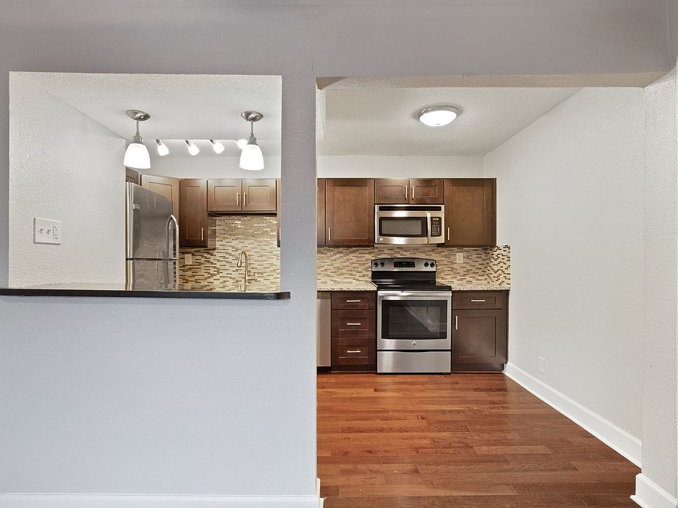 Phog Apartments / Meiners Development Co. of Independence 39003902