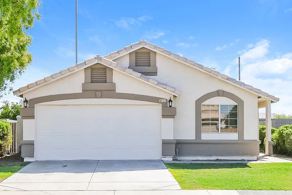 3 bed, 2.0 bath, 1500 sqft, $2,210 — Photo 1