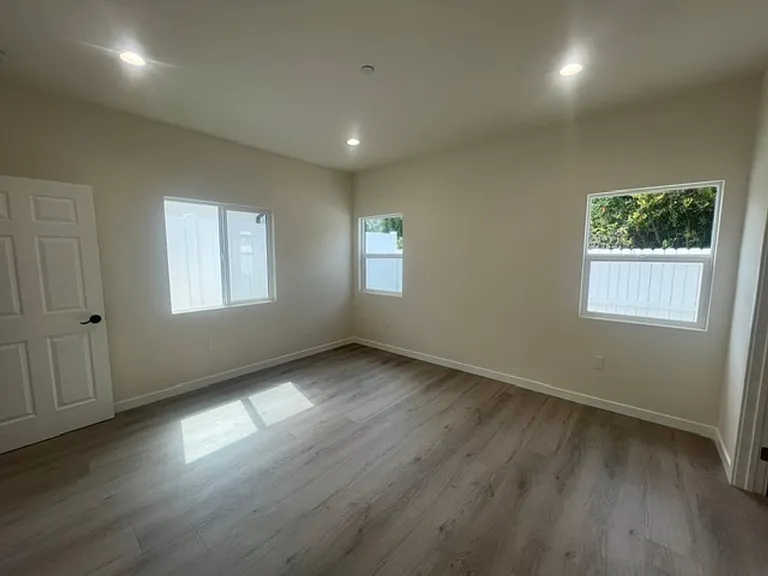 7317 -7321 Garden Grove Avenue — Photo 124