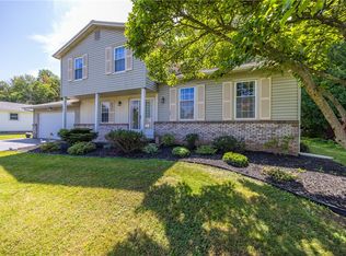 169 Olde Erie Trl, Rochester, NY 14626