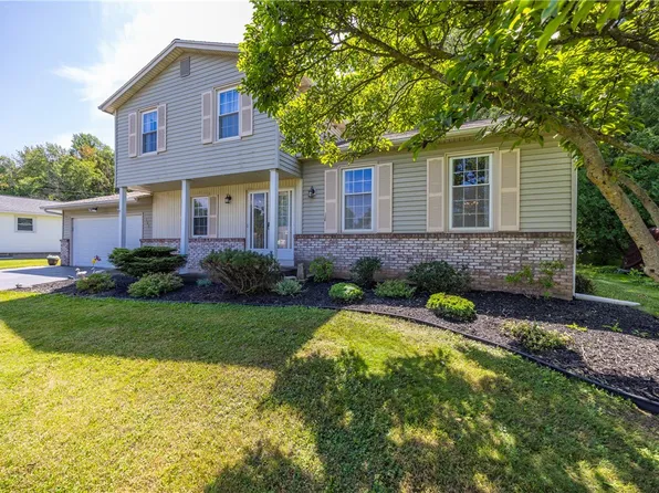 169 Olde Erie Trl, Rochester, NY 14626
