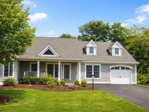 18 Winterberry Ln Unit 18, Hanover, MA 02339