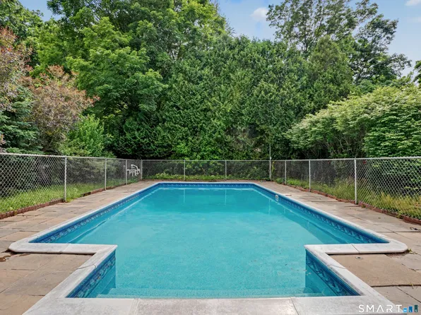 934 Jeremy Swamp Road, Southbury, CT 06488