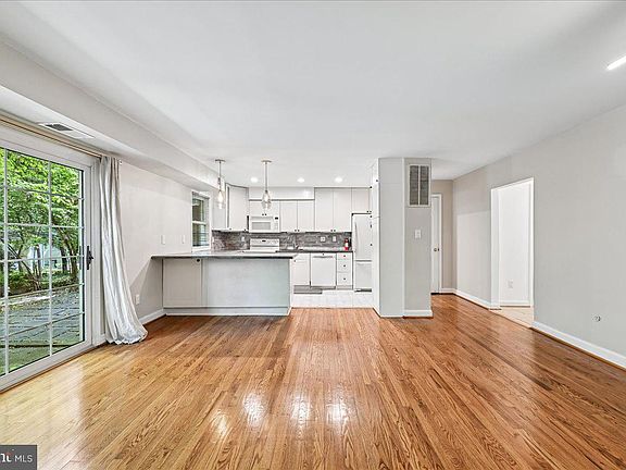 5th image of 8651 Geren Rd Unit 27-4