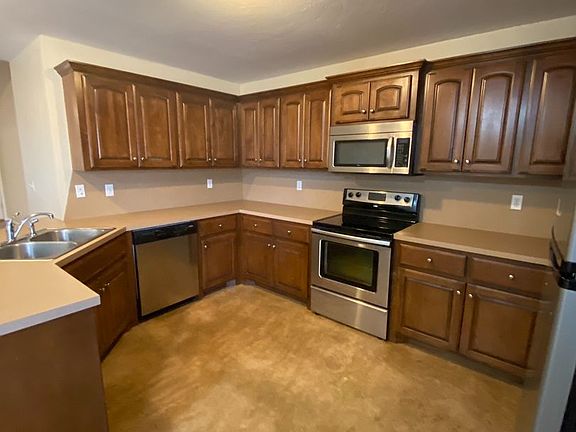 2nd image of 2428 N Ellis Dr #100-300