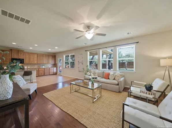 5819 QUIET GLEN DR, San Antonio, TX 78240