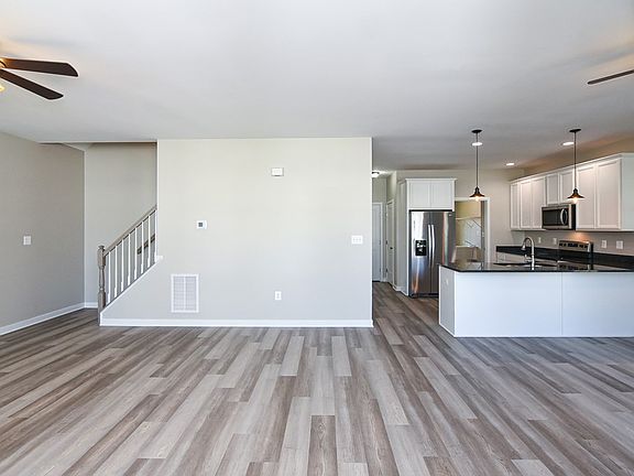 5th image of 318 3rd St